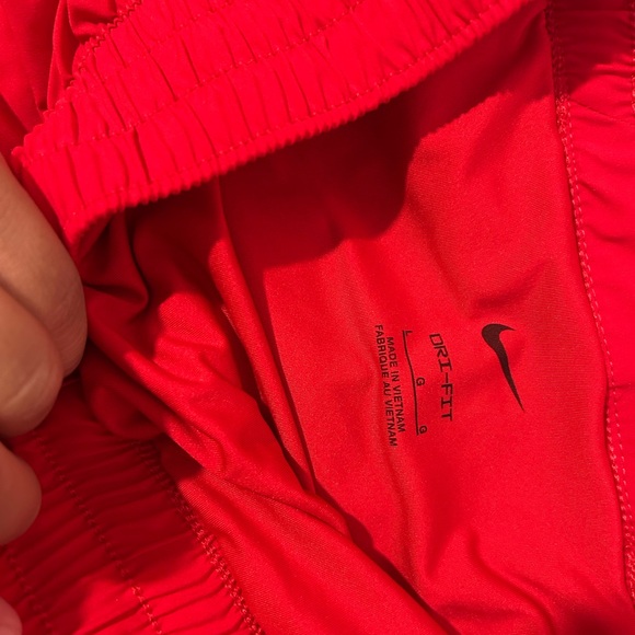 Nike Dri-FIT Red Sports Shorts - Picture 3 of 3